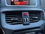 Volvo V40 2.0 T4 Business Sport | R-Design | Full LED | Stoelverwarming | BSR Uitlaat | Dealer Onderhouden