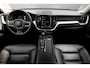 Volvo XC60 2.0 T4 Momentum Pro Panoramadak|Trekhaak|Leder|Winterpack