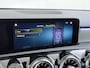 Mercedes-Benz A-klasse 200 164PK Automaat AMG Business Sol. Panoramadak Trekhaak Adap.Cruise Camera Navi Elek.Stoelen+Memory+Verwarmd Apple Carplay Android Auto Rijassistentiepakket Business Plus-pakket Pdc Privacy Glas DAB Bluetooth Lmv Isofix Apps 1.600KG Trekgewicht Origineel Nederlandse Auto