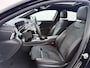 Mercedes-Benz A-klasse 200 164PK Automaat AMG Business Sol. Panoramadak Trekhaak Adap.Cruise Camera Navi Elek.Stoelen+Memory+Verwarmd Apple Carplay Android Auto Rijassistentiepakket Business Plus-pakket Pdc Privacy Glas DAB Bluetooth Lmv Isofix Apps 1.600KG Trekgewicht Origineel Nederlandse Auto
