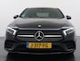 Mercedes-Benz A-klasse 200 164PK Automaat AMG Business Sol. Panoramadak Trekhaak Adap.Cruise Camera Navi Elek.Stoelen+Memory+Verwarmd Apple Carplay Android Auto Rijassistentiepakket Business Plus-pakket Pdc Privacy Glas DAB Bluetooth Lmv Isofix Apps 1.600KG Trekgewicht Origineel Nederlandse Auto