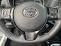 Toyota Yaris 1.5 Hybrid Bi-Tone Plus | Pano dak | PDC Achter | 10 jr GARANTIE | Rijklaar!!