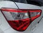 Toyota Yaris 1.5 Hybrid Bi-Tone Plus | Pano dak | PDC Achter | 10 jr GARANTIE | Rijklaar!!