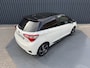 Toyota Yaris 1.5 Hybrid Bi-Tone Plus | Pano dak | PDC Achter | 10 jr GARANTIE | Rijklaar!!