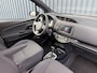 Toyota Yaris 1.5 Hybrid Bi-Tone Plus | Pano dak | PDC Achter | 10 jr GARANTIE | Rijklaar!!