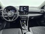 Toyota Yaris 1.5 Hybrid 115 Dynamic | Dodehoek detectie | Parkeersensoren voor/achter | Stoel-/stuurverwarming | Apple Carplay / Android Auto | Keyless | Adaptive Cruise | Clima | Camera | LED | 16 inch