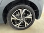 Toyota Yaris 1.5 Hybrid 115 Dynamic | Dodehoek detectie | Parkeersensoren voor/achter | Stoel-/stuurverwarming | Apple Carplay / Android Auto | Keyless | Adaptive Cruise | Clima | Camera | LED | 16 inch