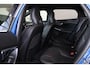 Volvo V40 T3 Polar Plus Sport - Panoramadak - Harman/Kardon audio - Parkeercamera achter - Verwarmde voorstoelen - Parkeersensoren voor & achter - Schakelpaddles aan stuur - Volvo On Call - Cruise Control - Navigatie - Standkachel - Extra getint glas - 17' LMV