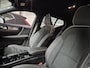 Volvo XC40 T5 262PK [Plug-In] Plus Dark | Trekhaak | BLIS | Adaptieve Cruise | Nubuck |