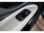 Fiat 500e La Prima 42 kWh | SOH 93,5% | Panoramadak | Camera | Stoelverwarming | Navigatie | Keyless | 17 Inch Lichtmetalen velgen |