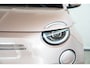Fiat 500e La Prima 42 kWh | SOH 93,5% | Panoramadak | Camera | Stoelverwarming | Navigatie | Keyless | 17 Inch Lichtmetalen velgen |