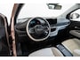 Fiat 500e La Prima 42 kWh | SOH 93,5% | Panoramadak | Camera | Stoelverwarming | Navigatie | Keyless | 17 Inch Lichtmetalen velgen |