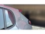 Peugeot 208 GT | Elektrische parkeerrem | Extra getinte achterste zijruiten en achterruit | Extra getinte achterste zijruiten en achterruit