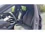 Peugeot 208 GT | Elektrische parkeerrem | Extra getinte achterste zijruiten en achterruit | Extra getinte achterste zijruiten en achterruit