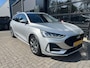 Ford Focus Wagon 1.0 EcoBoost Hybrid ST Line AUTOMAAT | STOEL, STUUR &VOORRUITVERWARMING| CLIMATE CONTROL| PARKEERSENSOREN V+A| DAB| NAVIGATIE+ APPLE CARPLAY/ANDROID AUTO|