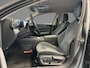 Volkswagen Passat Variant 1.5 eTSI 150pk DSG Elegance Business · Camera · Wegklapbare Trekhaak · Apple/Android Car Play · Dodehoeksensoren · P-Sensoren · 17'' Inch · Garantie t/m 18-06-2028 of 100.000