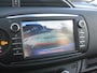 Toyota Yaris 1.5 Hybrid Dynamic super nette zeer complete Yaris met trekhaak in two-tone kleurstelling!
