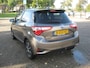 Toyota Yaris 1.5 Hybrid Dynamic super nette zeer complete Yaris met trekhaak in two-tone kleurstelling!