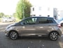 Toyota Yaris 1.5 Hybrid Dynamic super nette zeer complete Yaris met trekhaak in two-tone kleurstelling!
