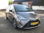 Toyota Yaris 1.5 Hybrid Dynamic super nette zeer complete Yaris met trekhaak in two-tone kleurstelling!