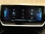 Peugeot e-2008 EV Allure 50 kWh - 1 FASE LADEN - SOH 89.44%!! - PARKEERSENSOREN VOOR & ACHTER - 360 GRADEN CAMERA - APPLE CARPLAY/ANDROID AUTO - CLIMATE CONTROL - NAVIGATIE - CRUISE CONTROL - KEYLESS START