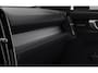 Volvo EX40 Single Motor Extended Range Ultra Black Edition | Europa Edition | Google | Long Range | Harman Kardon Audio | 20" Lichtmetalen Velgen | Panoramadak | Getint Glas | Elektrische Stoelen | Nubuck Bekleding | Adaptieve Cruise Control | Dodehoekdetectie | Zitverlenging | Keyless | Warmtepomp