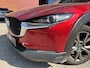 Mazda CX-30 2.0 e-SkyActiv-X M Hybrid Luxury 180 PK!! // NAVI // LEDER // SCHUIFKANTELDAK // TREKHAAK // CAMERA // MEMORY SEATS // BOSE AUDIO