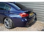 BMW 3-Serie 320i M Sport Edition - HEAD UP - LEDER - NAVI PROF - 19 INCH - AUTOMAAT -