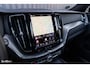 Volvo XC60 2.0 T6 Plug-in hybrid AWD Plus Dark | Panorama dak | Adaptieve cruise | Blis | Memory | Harman Kardon |