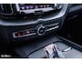 Volvo XC60 2.0 T6 Plug-in hybrid AWD Plus Dark | Panorama dak | Adaptieve cruise | Blis | Memory | Harman Kardon |