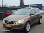 Volvo XC60 2.0T Summum Automaat achteruit camera leerbekeleding stoelverwarming panorama dak trekhaak parkeer sensor