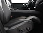 Volvo XC60 2.0 B4 Plus Dark (Elek. trekhaak + achterklep / Camera / Navi / Stoel- stuurverw.)