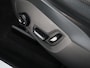 Volvo XC60 2.0 B4 Plus Dark (Elek. trekhaak + achterklep / Camera / Navi / Stoel- stuurverw.)