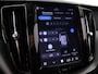 Volvo XC60 2.0 B4 Plus Dark (Elek. trekhaak + achterklep / Camera / Navi / Stoel- stuurverw.)