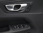 Volvo XC60 2.0 B4 Plus Dark (Elek. trekhaak + achterklep / Camera / Navi / Stoel- stuurverw.)