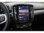 Volvo XC40 Recharge P8 AWD R-Design / Trekhaak / Panoramadak / Camera / Keyless / Harman Kardon / 19'' / Half leder / Stuur+Stoelverwarming / DAB / Dodehoek / ACC