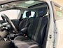 Renault Clio 90PK TCe GT-line | Lichtmetalen Velgen | Panoramadak | Parkeersensoren | Climate Control | Sportstoelen | Cruise Control | Full LED | Navi | Bluetooth | Armsteun | Keyless Entry |