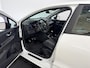 Renault Clio 90PK TCe GT-line | Lichtmetalen Velgen | Panoramadak | Parkeersensoren | Climate Control | Sportstoelen | Cruise Control | Full LED | Navi | Bluetooth | Armsteun | Keyless Entry |