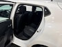 Renault Clio 90PK TCe GT-line | Lichtmetalen Velgen | Panoramadak | Parkeersensoren | Climate Control | Sportstoelen | Cruise Control | Full LED | Navi | Bluetooth | Armsteun | Keyless Entry |