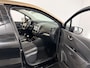 Renault Captur 90PK TCe Intens | Trekhaak | Navi | Climate Control | Bluetooth | Camera | Parkeersensoren | Cruise Control | Armsteun | Licht & Regen Sensor | Blind Spot |