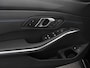 BMW 3-Serie Touring 330e M-Sport PHEV Digitale Cockpit Climate control Stoel verwarming LED Sfeer verlichting Lichtmetalen velgen Navigatie Apple carplay/ Android auto Parkeersensoren