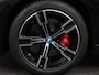 BMW 3-Serie Touring 330e M-Sport PHEV Digitale Cockpit Climate control Stoel verwarming LED Sfeer verlichting Lichtmetalen velgen Navigatie Apple carplay/ Android auto Parkeersensoren