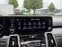 Kia Sorento 1.6 T-GDI Plug-in Hybrid 4WD Edition 7p. | Dealer onderhouden | Trekhaak | Apple Carplay / Android Auto | Navigatiesysteem | Elektrisch Schuif / Kanteldak | Head-up Display | Elektrisch Verstelbare Voorstoelen | Bestuurdersstoel Met geheugen | Stoelverwarming + Stoelkoeling | Stuurverwarming | Cruise Control Adaptief | 7-zits