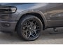 Dodge Ram LIMITED 5.7 V8 402PK | HUD | 4PL WHEELS | LUCHTVERING |OPEN UILAAT KLEP | BOM VOL | GRANITE CRYSTAL | DC | CREW CAB | DUBBELE CABINE | 5 PERSOONS GRIJSKENTEKEN | EERSTE EIGENAAR | TOP STAAT 44000 KM |