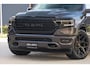 Dodge Ram LIMITED 5.7 V8 402PK | HUD | 4PL WHEELS | LUCHTVERING |OPEN UILAAT KLEP | BOM VOL | GRANITE CRYSTAL | DC | CREW CAB | DUBBELE CABINE | 5 PERSOONS GRIJSKENTEKEN | EERSTE EIGENAAR | TOP STAAT 44000 KM |
