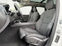 Volvo XC60 2.0 T6 Plug-in Hybrid AWD Ultra Dark | PHEV | Trekhaak | Luchtvering | Harman Kardon Audio | Head-up Display | 360 Graden Camera | Panoramadak | Stoelverwarming voor en achter | Keyless Entry | Elektrische Achterklep | Elektrisch Verstelbare Voorstoelen | Cruise Control Adaptief | BLIS | Google Navigatie | Apple Carplay | Android Auto