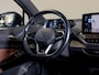 Volkswagen ID.4 Max 77 kWh 204pk / Head up display / Panoramadak / Trekhaak / Memory / Achteruitrijcamera / Navigatie / Apple carplay /