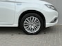 Mitsubishi Outlander 2.4 PHEV Instyle / Elektrische achterklep / Trekgewicht 1500 kg / Rondomzicht camera / cruise control / Keyless Entry/Start / Stuur-& Stoelverwarming /