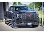 GMC Sierra DENALI 6.2 V8 426PK Full Option | De Meest Luxe Pick-Up in zijn Klasse | Comfortabele Dubbele Cabine met Royale 5 Zitplaatsen | BPM vrij | Nu Leverbaar uit Voorraad | Voorraad Nr 1924 | De specialist in Amerikaanse pick‑ups in Nederland en Europa.