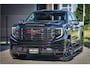 GMC Sierra DENALI 6.2 V8 426PK Full Option | De Meest Luxe Pick-Up in zijn Klasse | Comfortabele Dubbele Cabine met Royale 5 Zitplaatsen | BPM vrij | Nu Leverbaar uit Voorraad | Voorraad Nr 1924 | De specialist in Amerikaanse pick‑ups in Nederland en Europa.